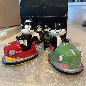 Pepe Le pew and Penelope Bumper Car Salt and Pepper Shakers - Red and Green